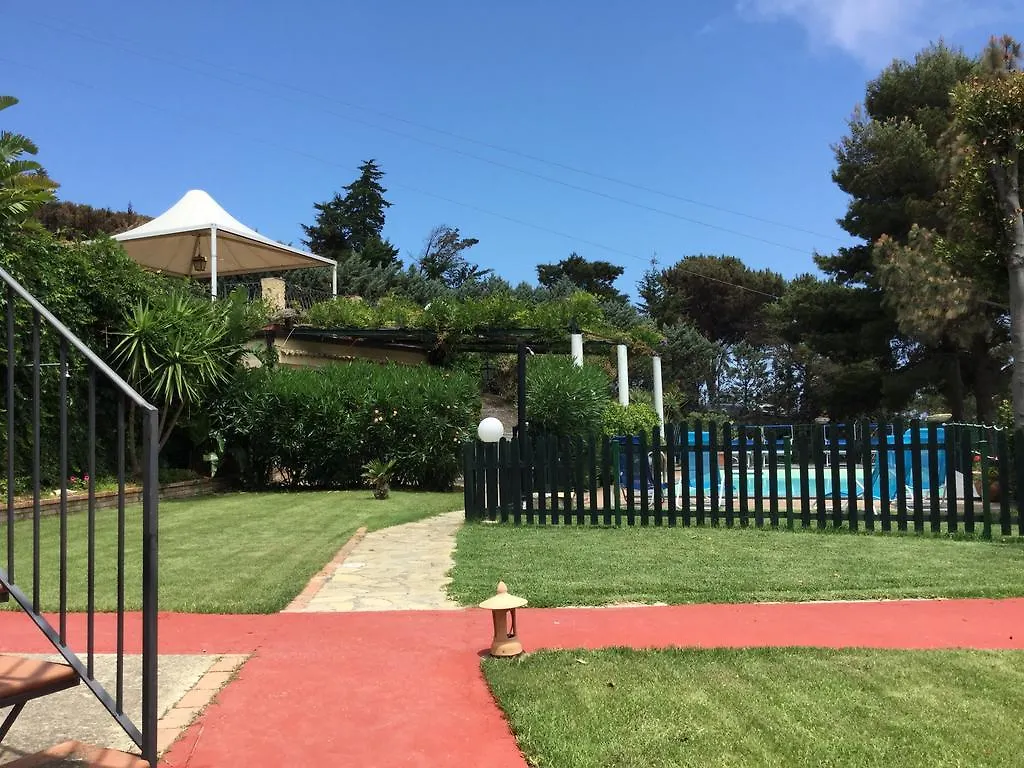 Villa Eleanto Cefalù 0*,